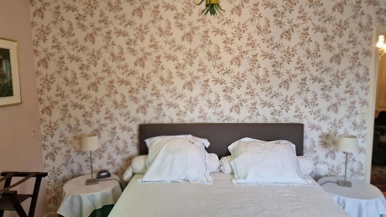 B&B Fine Fleur Μπριζ Bed and Breakfast