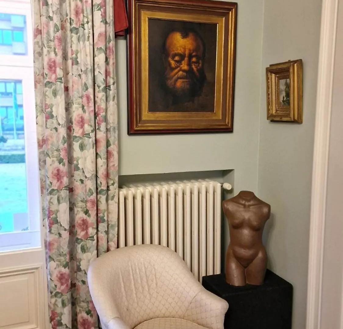 B&B Fine Fleur Μπριζ
